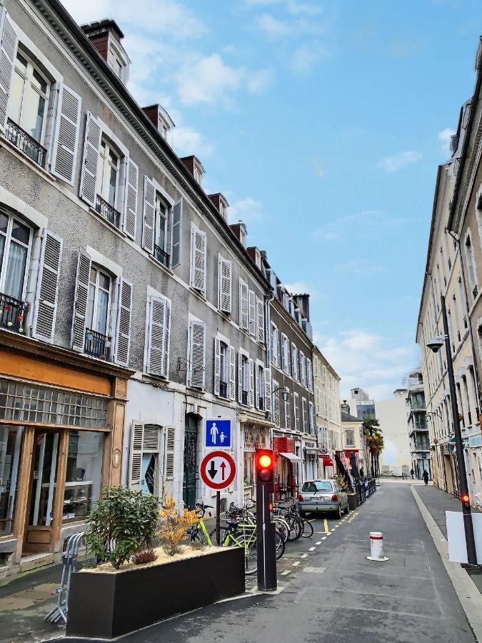 Apartamento Wonderhost, Au Calme En Hypercentre Avec Parking Pau Exterior foto